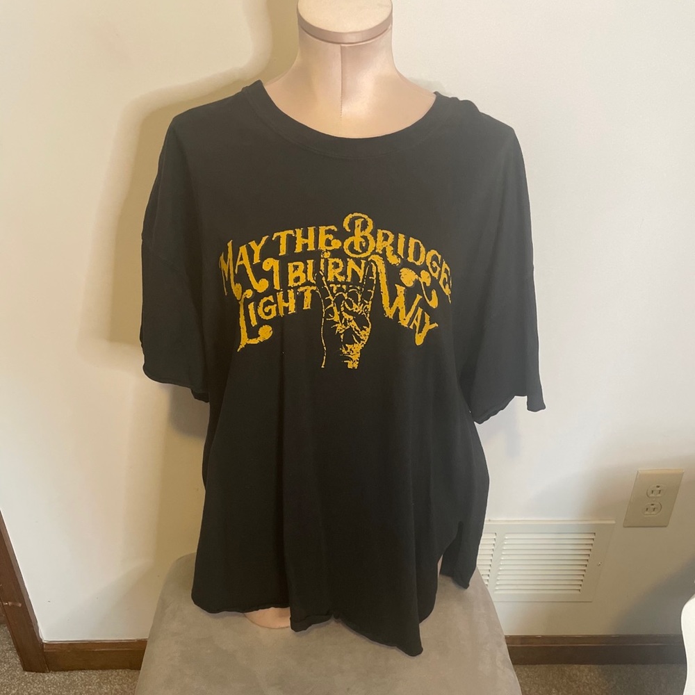 Pebby Forevee side slit tee